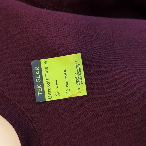 Tek Gear Women's Maroon Ultrasoft Fleece Sweatshirt NWT - Picture 2 of 6